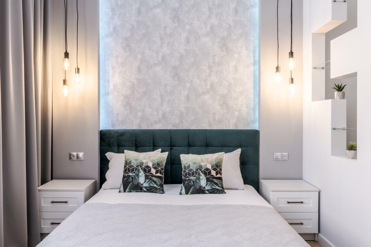 Modern Apartment Lviv Extérieur photo