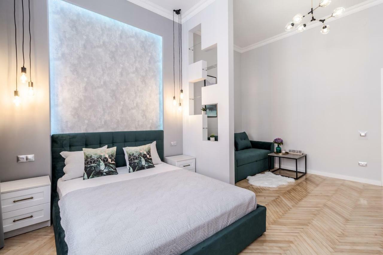 Modern Apartment Lviv Extérieur photo