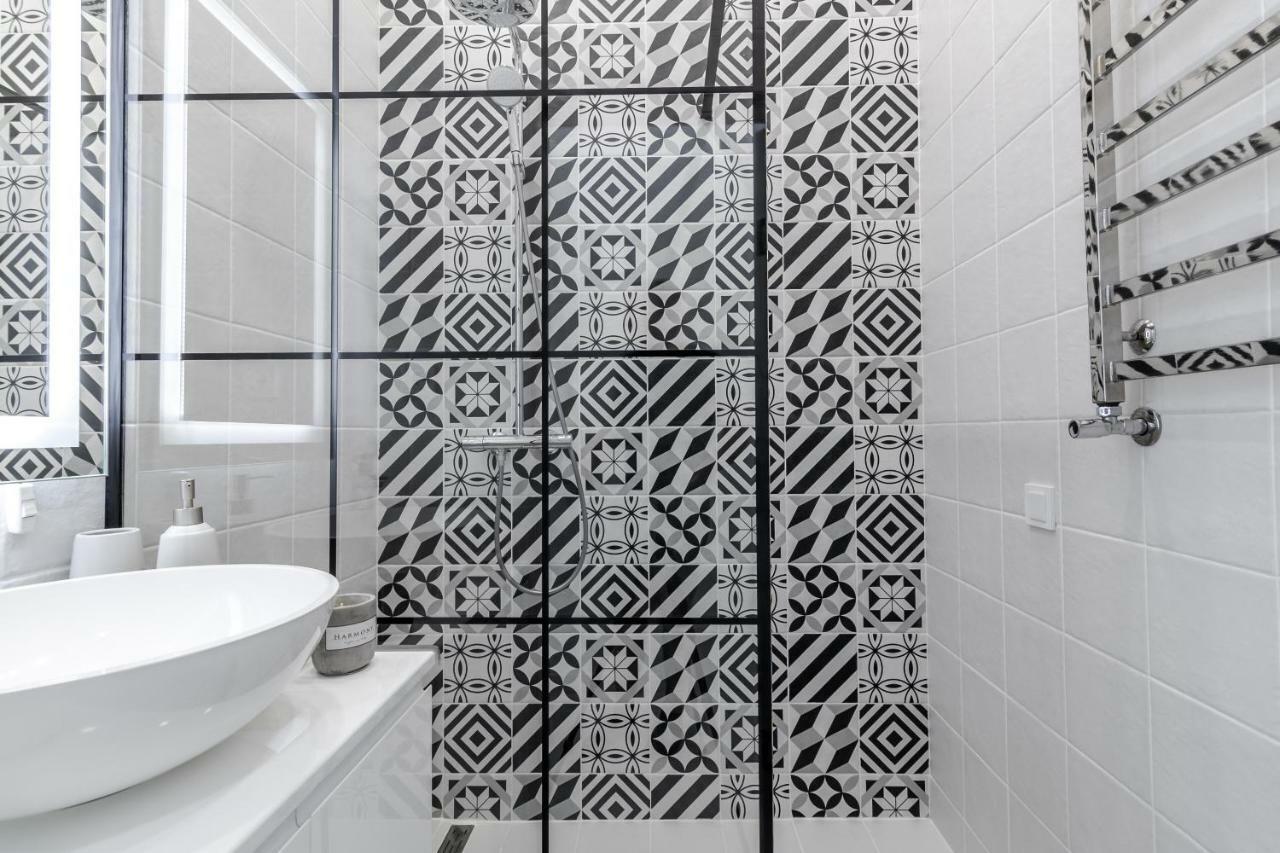 Modern Apartment Lviv Extérieur photo